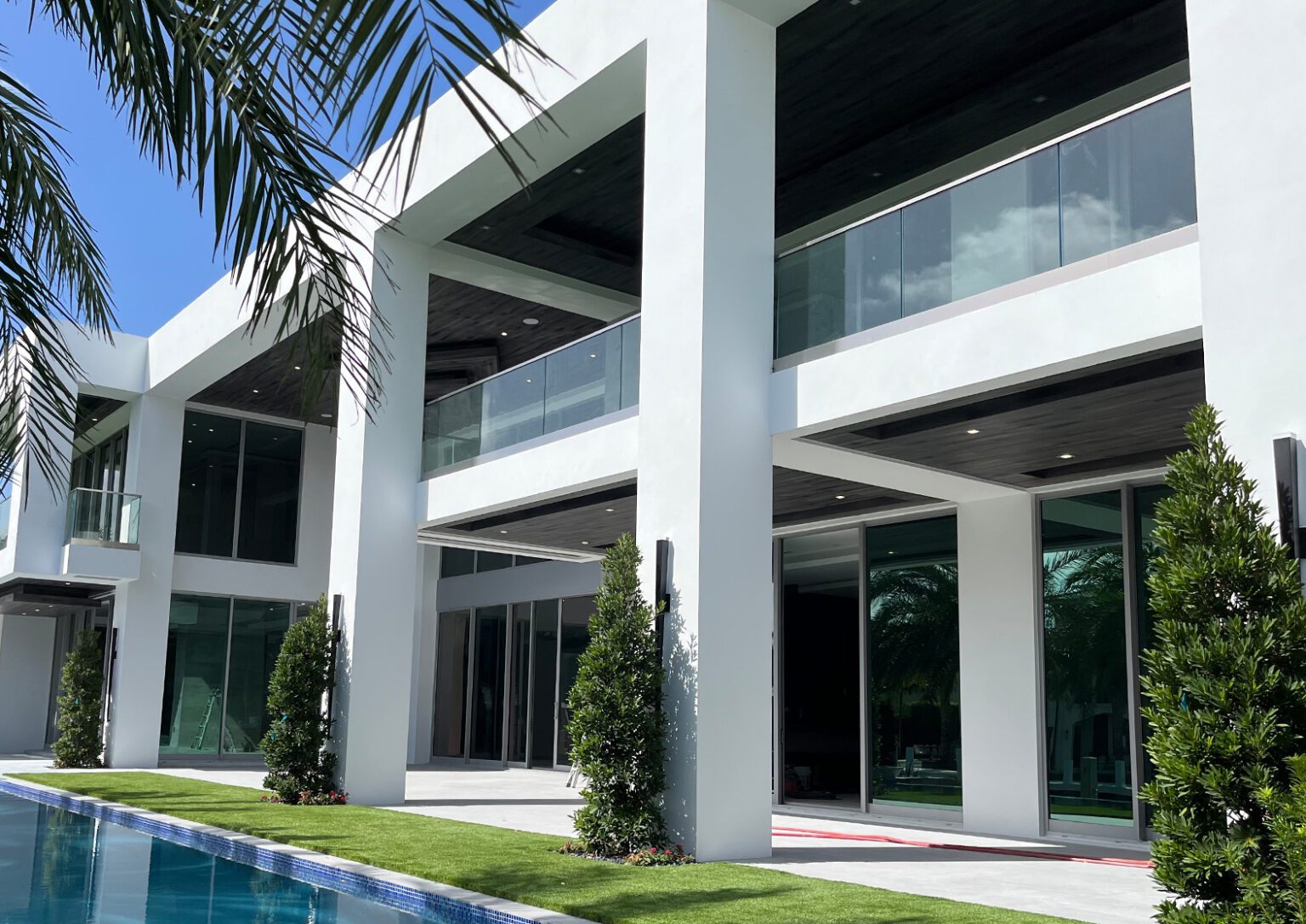 Interior & Exterior Glass Railings - Giant Glass & Mirror