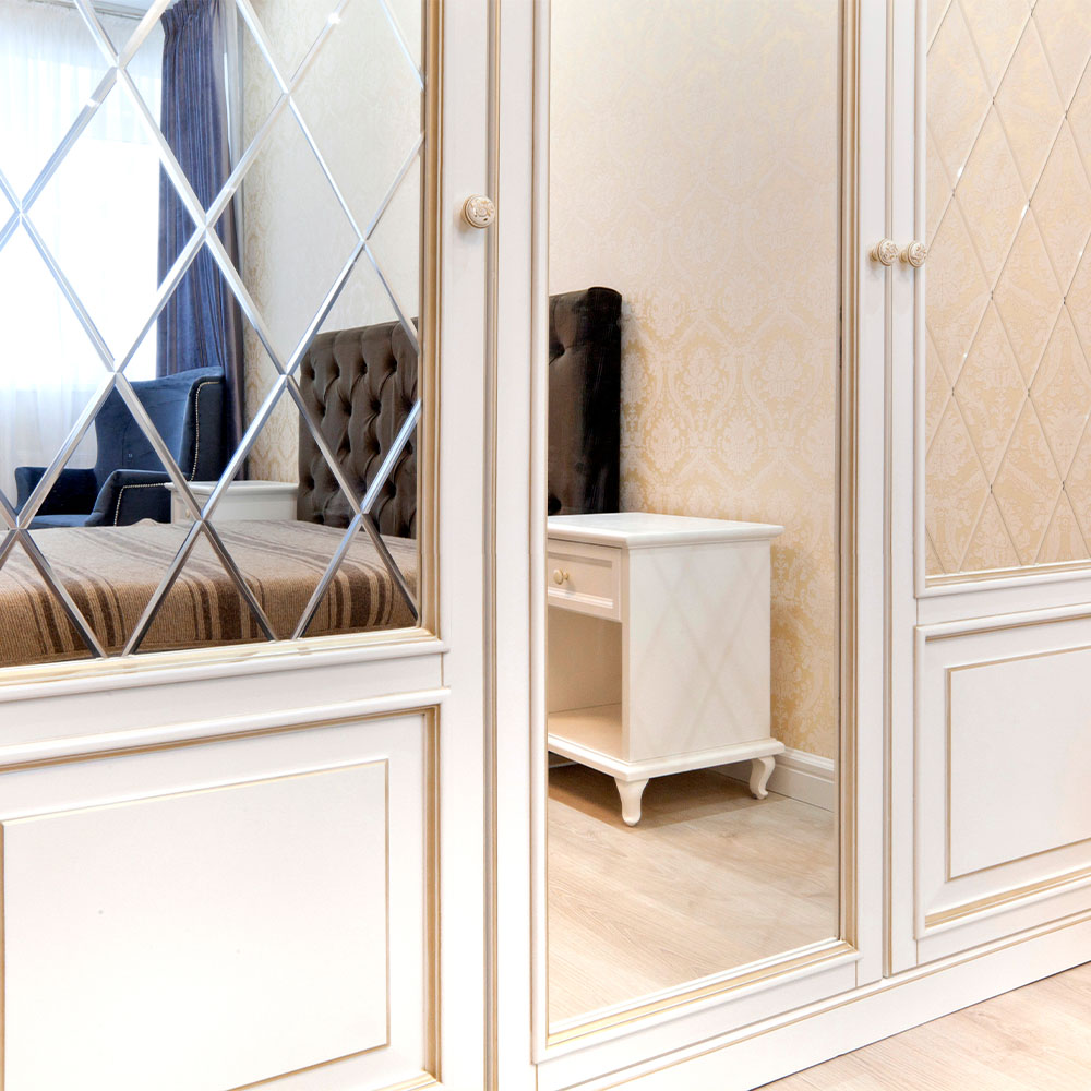 Beveled Mirror With Design